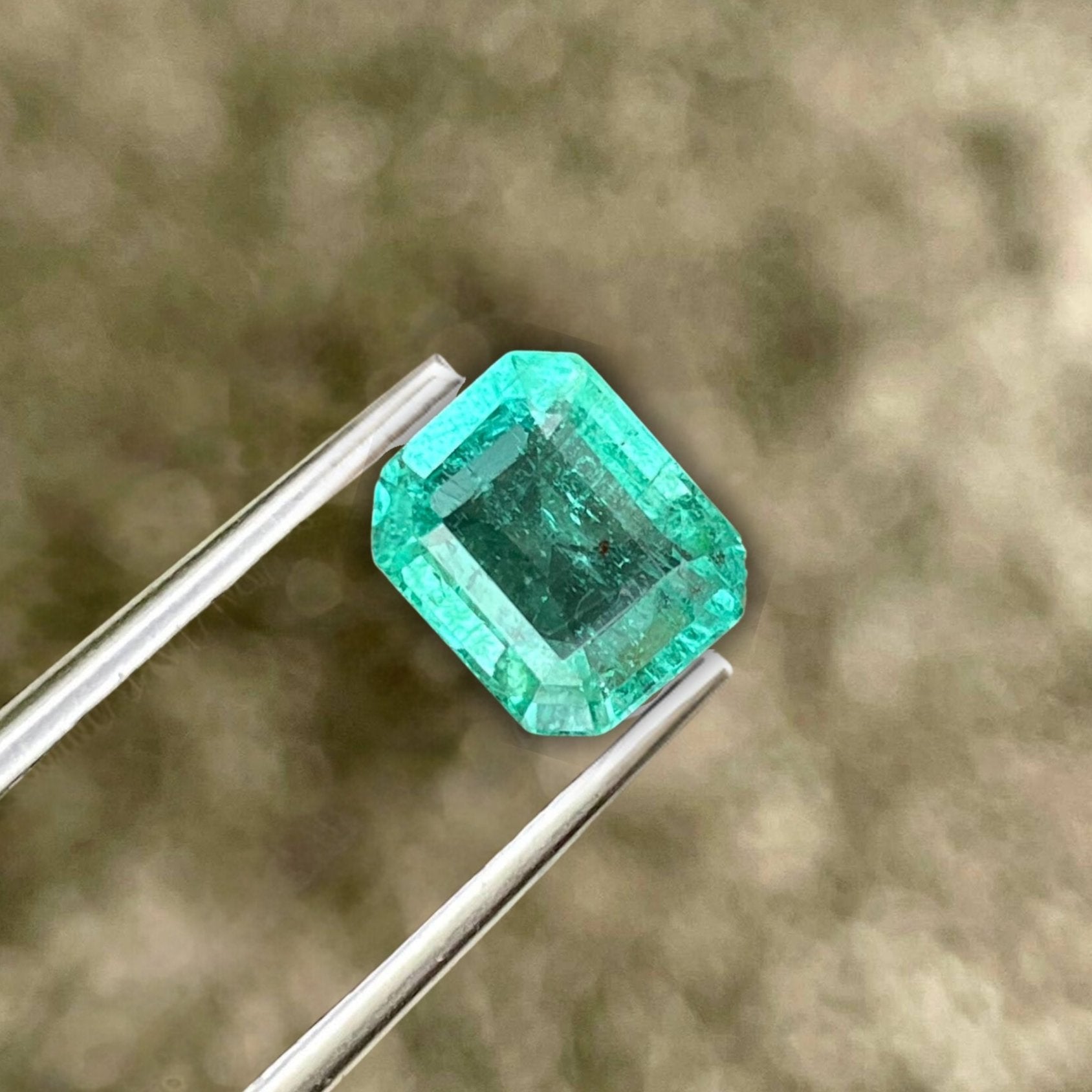 3.05 Carats Zambian Emerald Gemstone