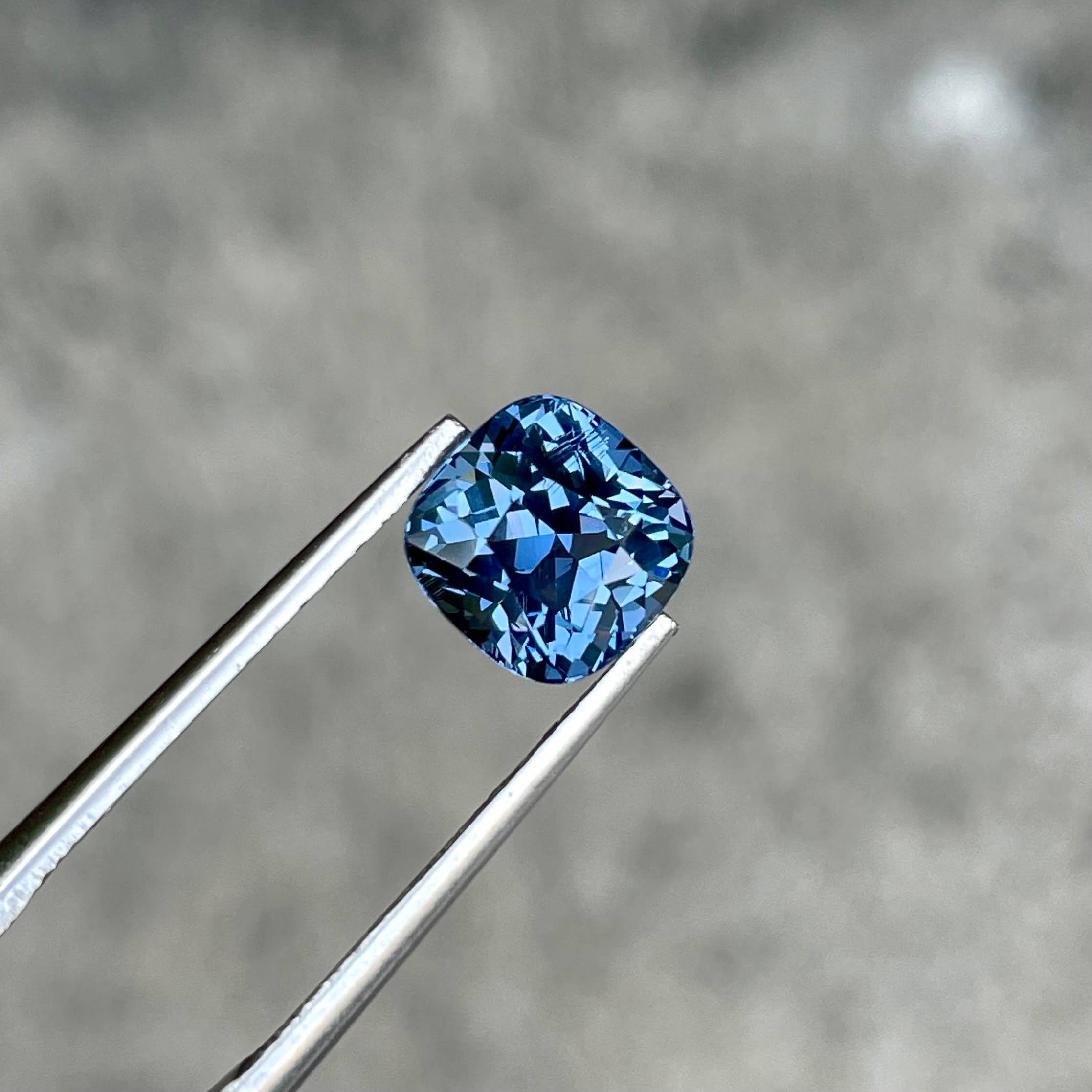 2.50 Carats Violet Blue Spinel Stone