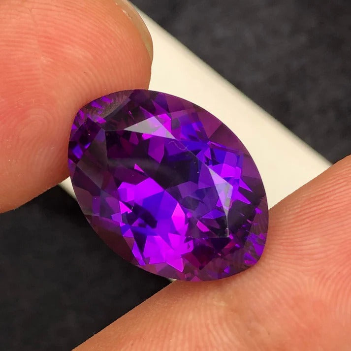 20ct Purple Eye Amethyst Gemstone