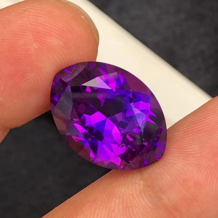 20ct Purple Eye Amethyst Gemstone