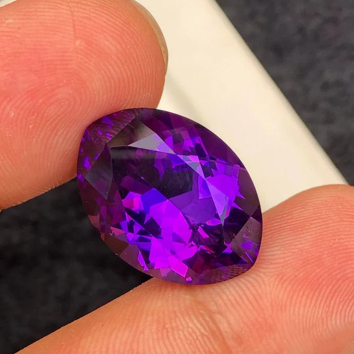 20ct Purple Eye Amethyst Gemstone