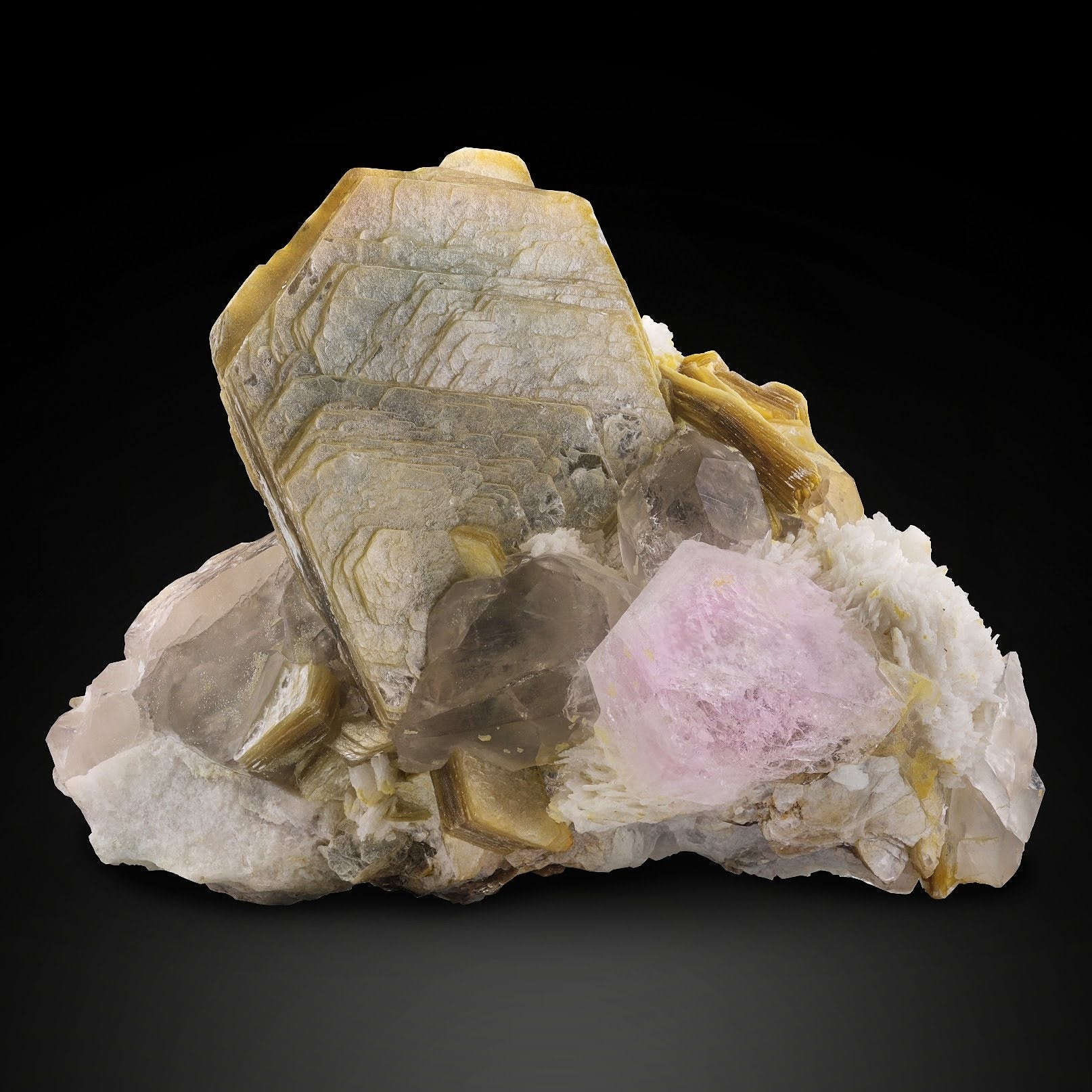 Morganite on Muscovite, Cleavelandite