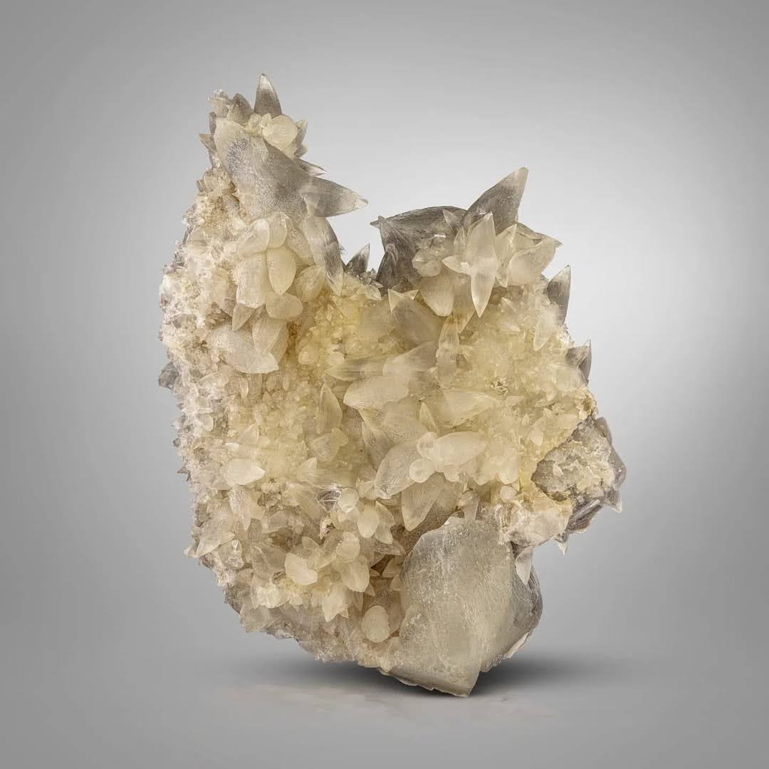 Aggregate of Twinned Calcite Cluster