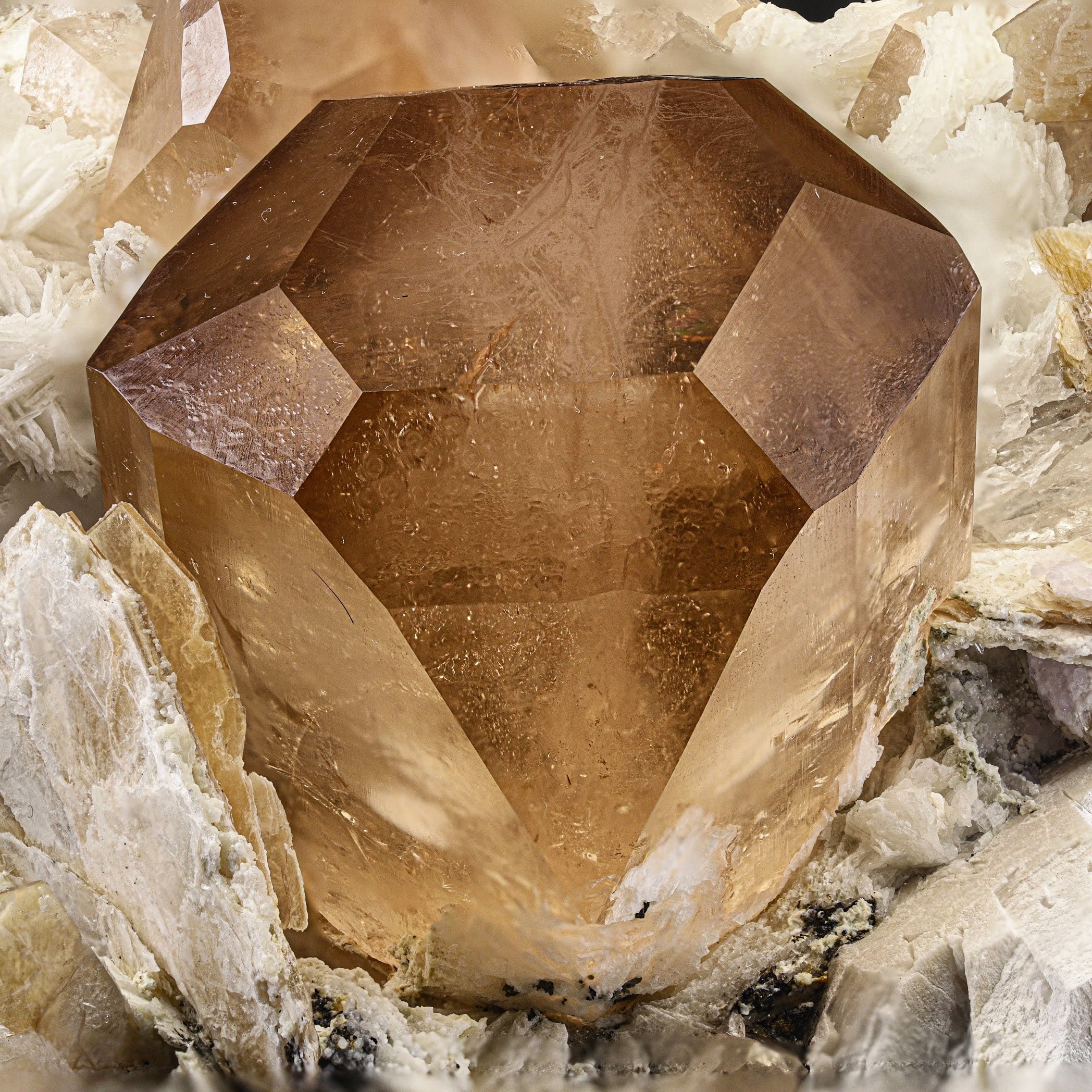 Topaz with Albite, Quartz and Mica