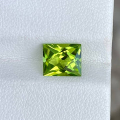 2.40 Carats Scissor Cut Peridot Stone