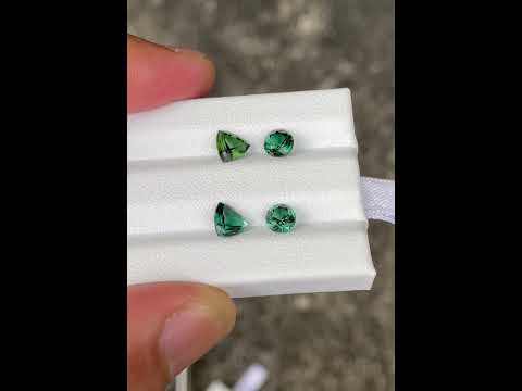 2.30 Carats Tourmaline Earrings Set