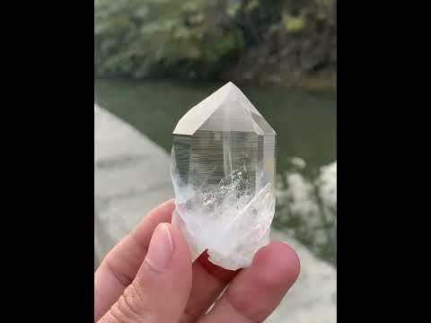 Exceptional Pointed Quartz Crystal