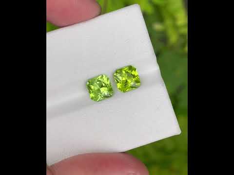 3.75 Carats Green Peridot Pair Gems