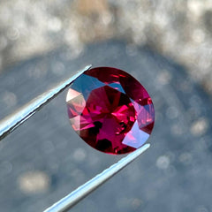 2.55 Carats Reddish Garnet Stone