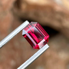 1.95 Carats Bright Red Garnet Stone