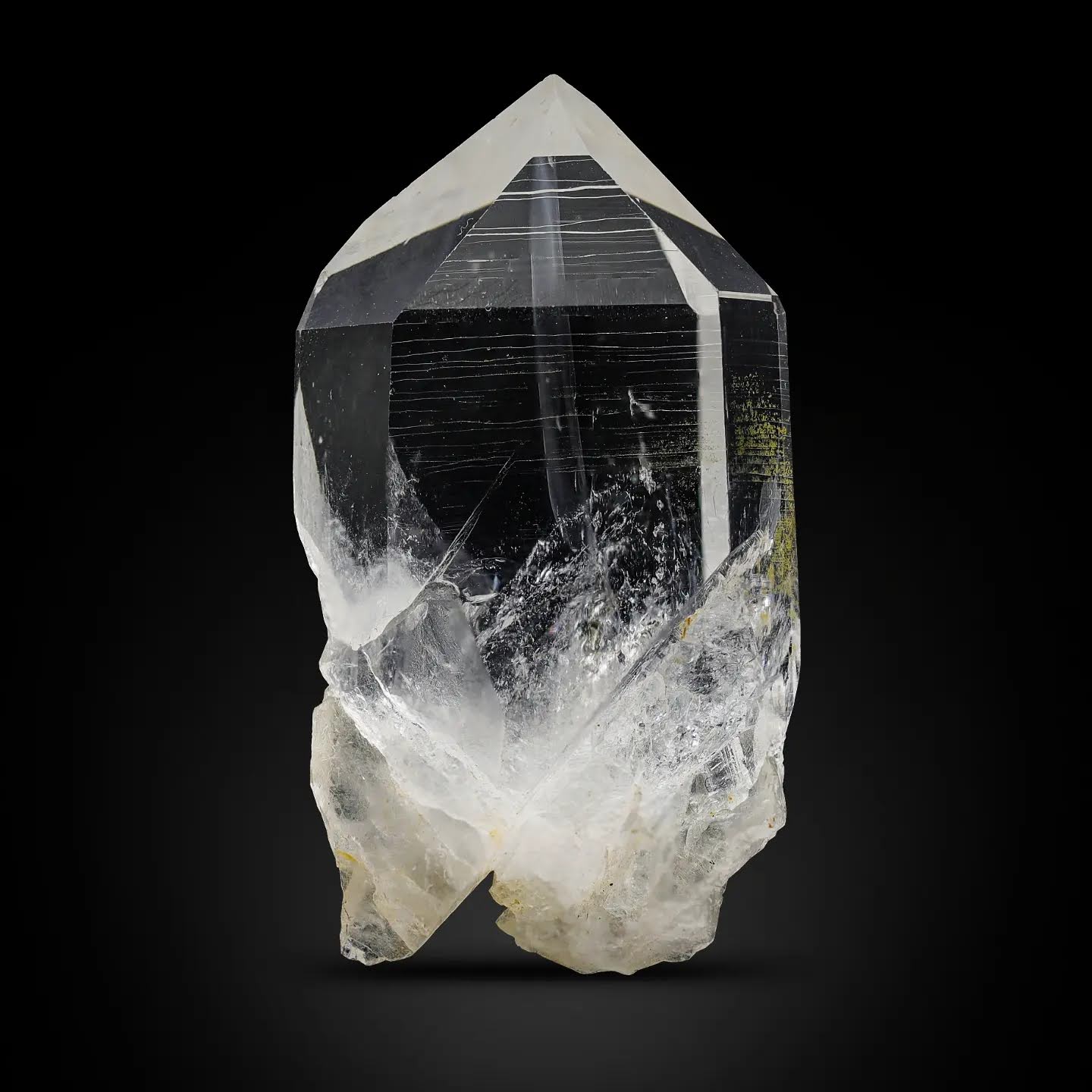 Exceptional Pointed Quartz Crystal