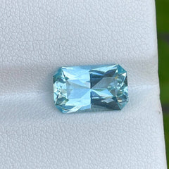 3.40 Carats Natural Aquamarine Stone