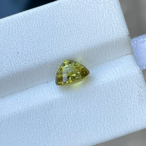 Ergonomic Greenish Yellow Chrysoberyl 2.10 Carats carats Oval Shape Natural Sri Lankan Gemstone