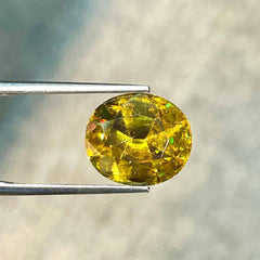 4.75 Carats Oval Cut Sphene Gemstone