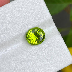 3.00 carats Green Peridot Stone Oval Cut