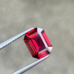 2.20 carats Bright Red Garnet Gemstone