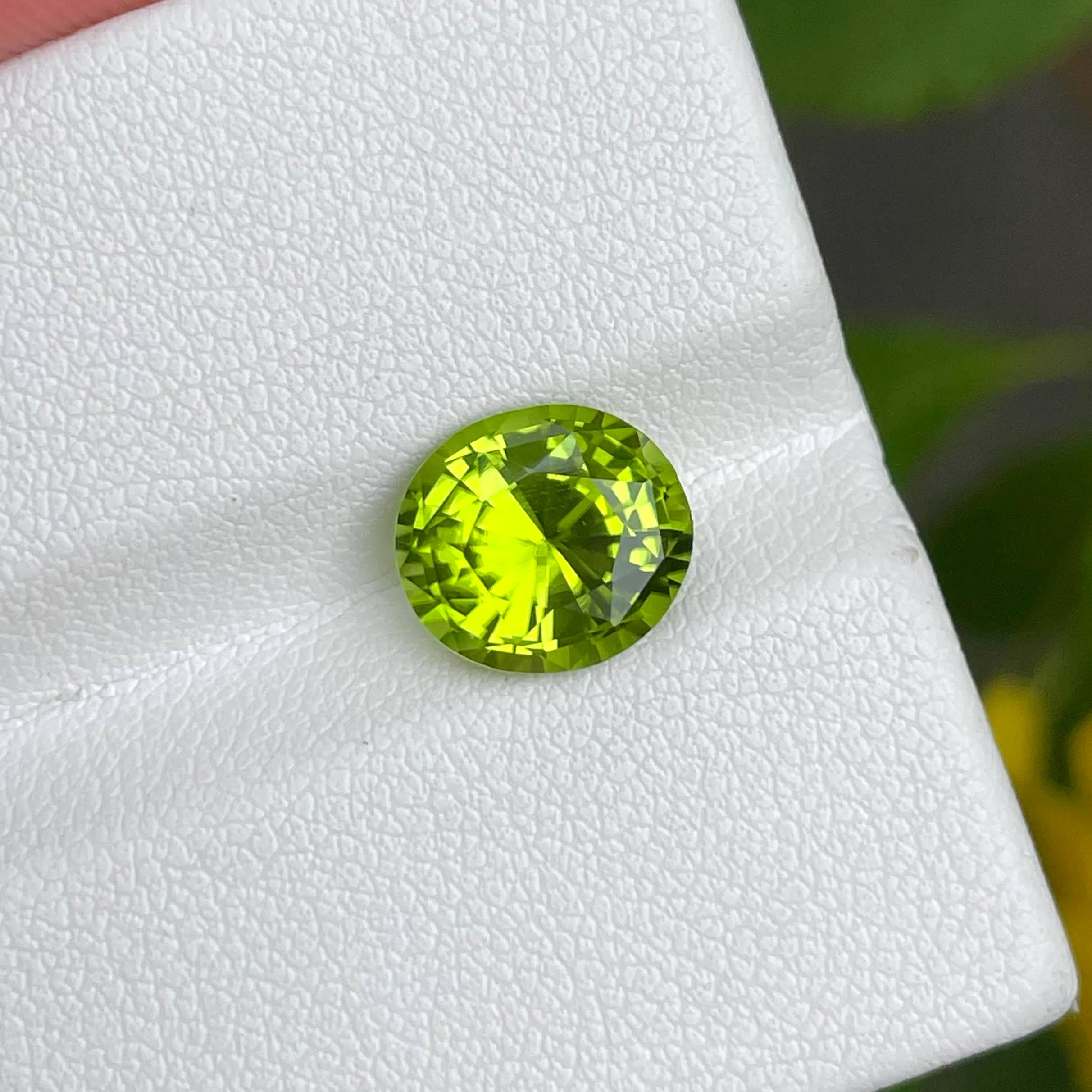 3.00 carats Green Peridot Stone Oval Cut