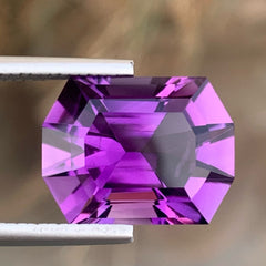 8.10 carats Amethyst Gemstone