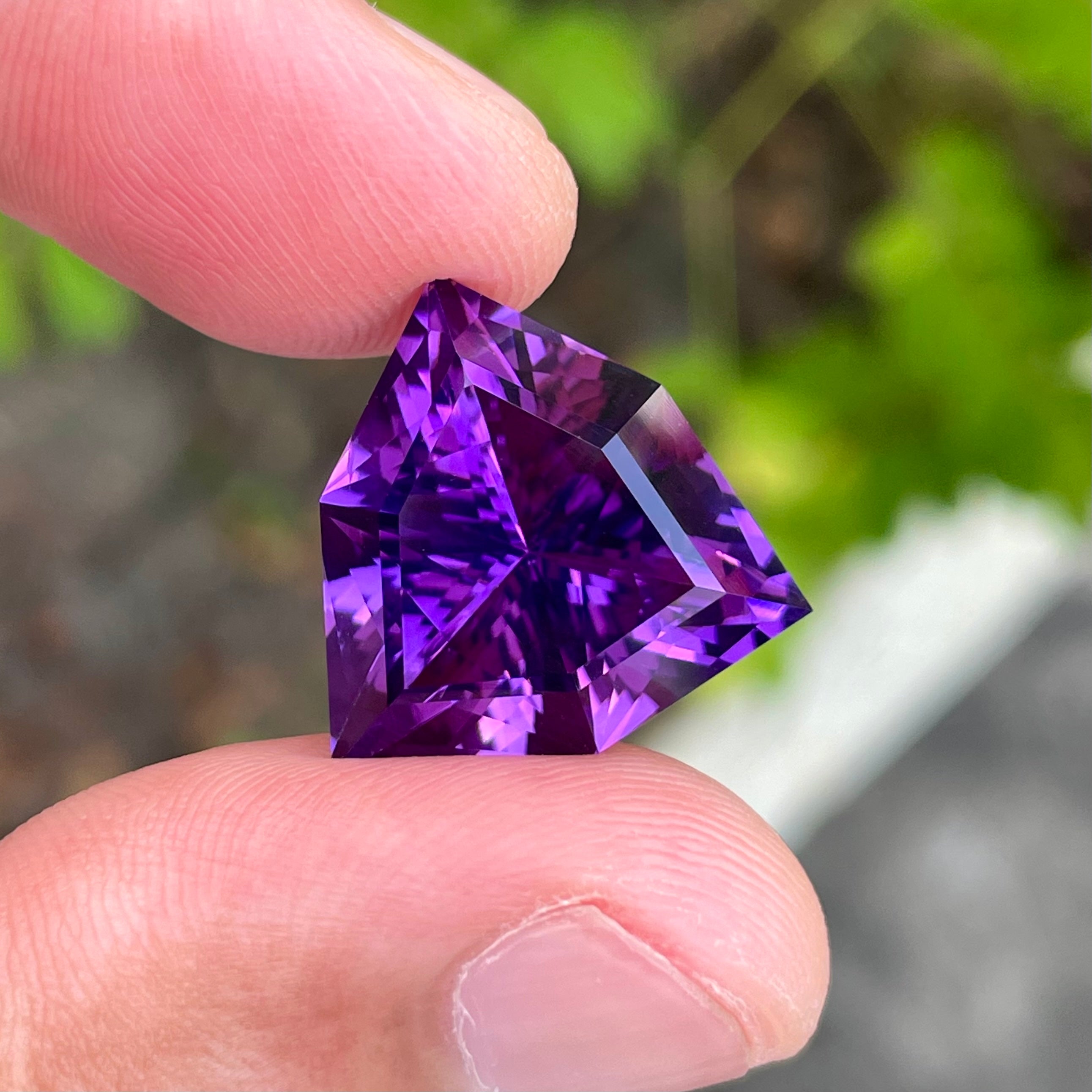 Royal Luxurious Purple Amethyst 15.85 carats Trilliant Cut Natural Brazilian Gem