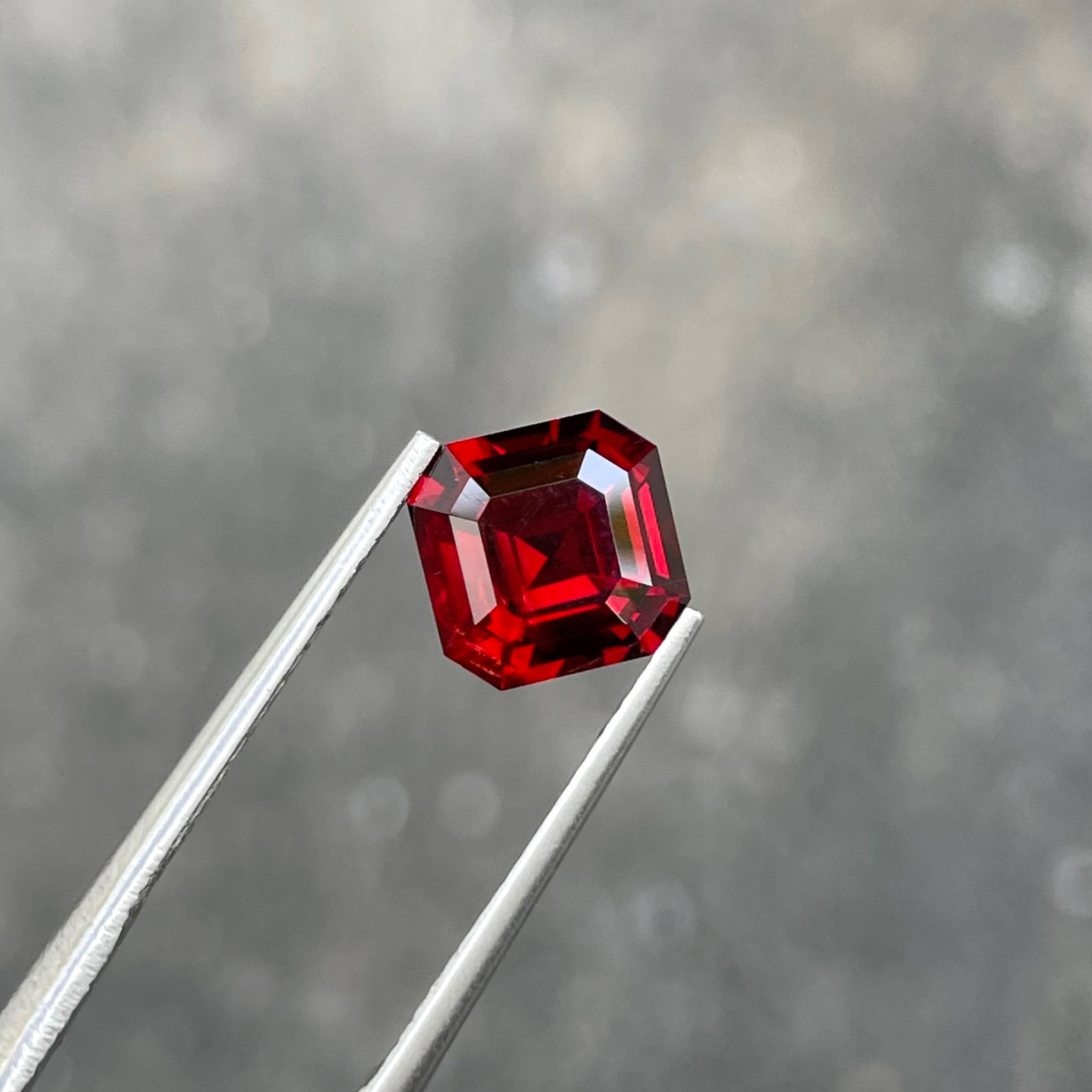 2.50 carats Vivid Red Garnet Stone