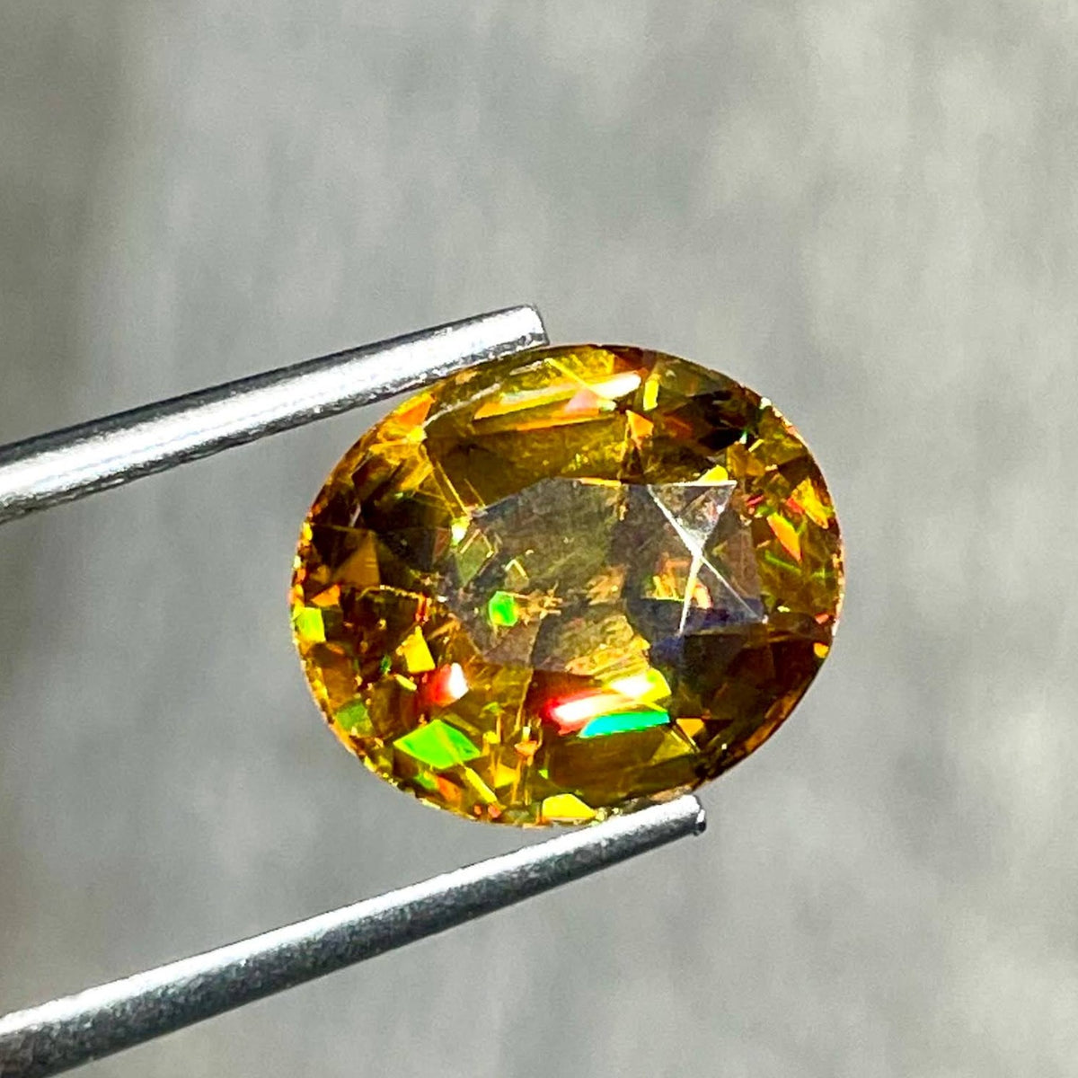 4.75 Carats Oval Cut Sphene Gemstone