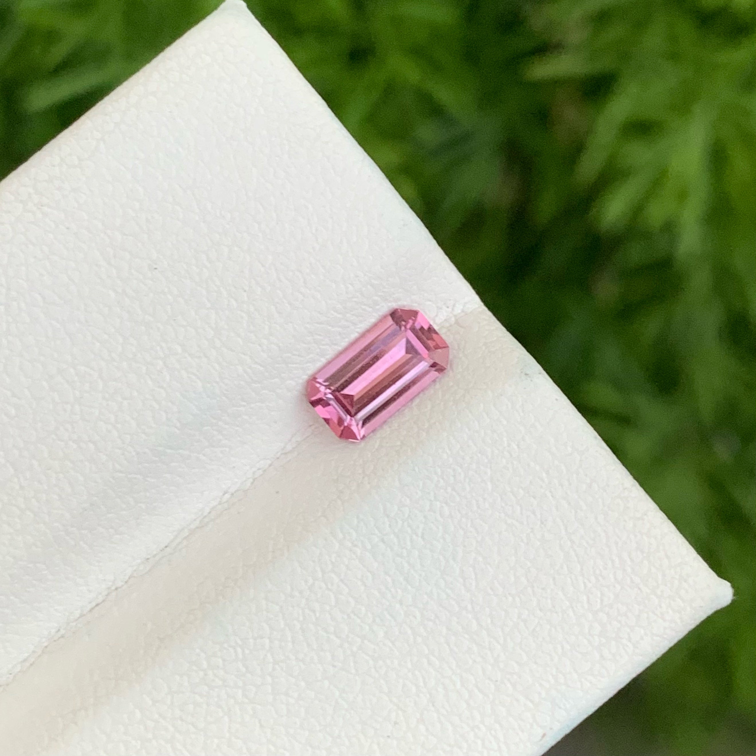 1.0 Carat Pink Spinel Gemstone – Gandhara Gems