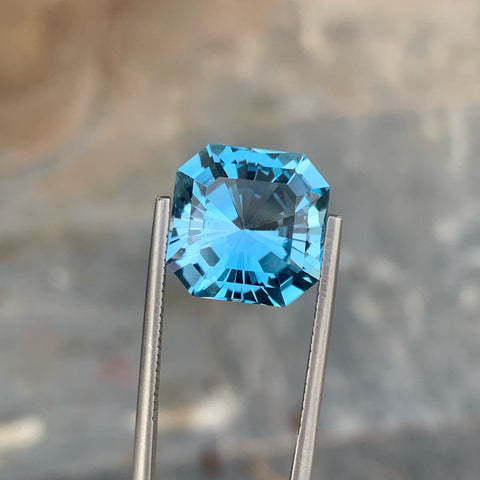 Vivid Blue Topaz 15.65 carats 