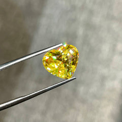 4.50 Carats Heart Cut Sphene Gemstone