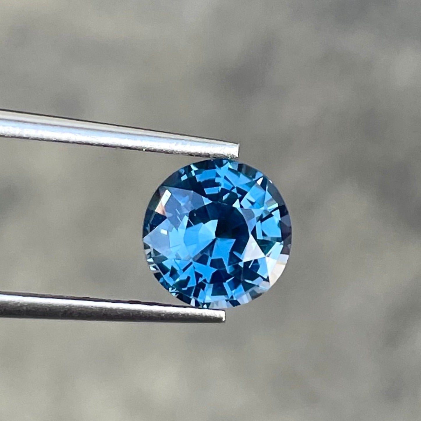 Blue Spinel 2.10 Carats Round Gemstone