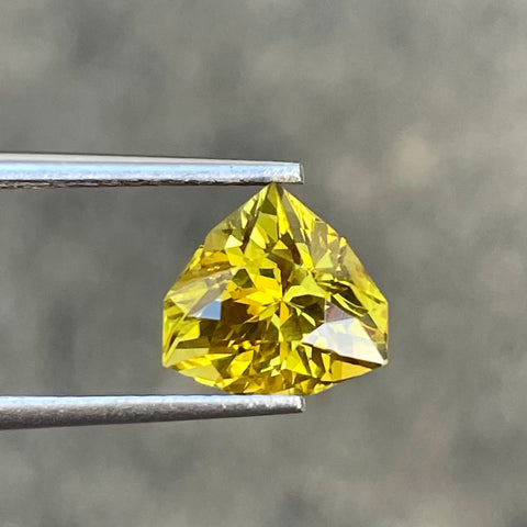 Yellow Chrysoberyl 3.70 Carat Gemstone
