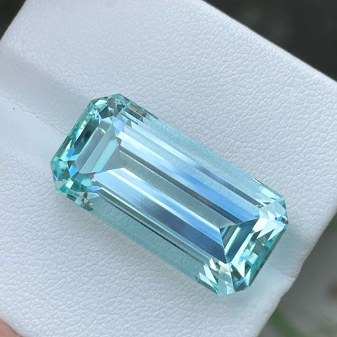 Sea blue Aquamarine 25.0 carats emerald cut Natural Pakistani Aquamarine Gemstone