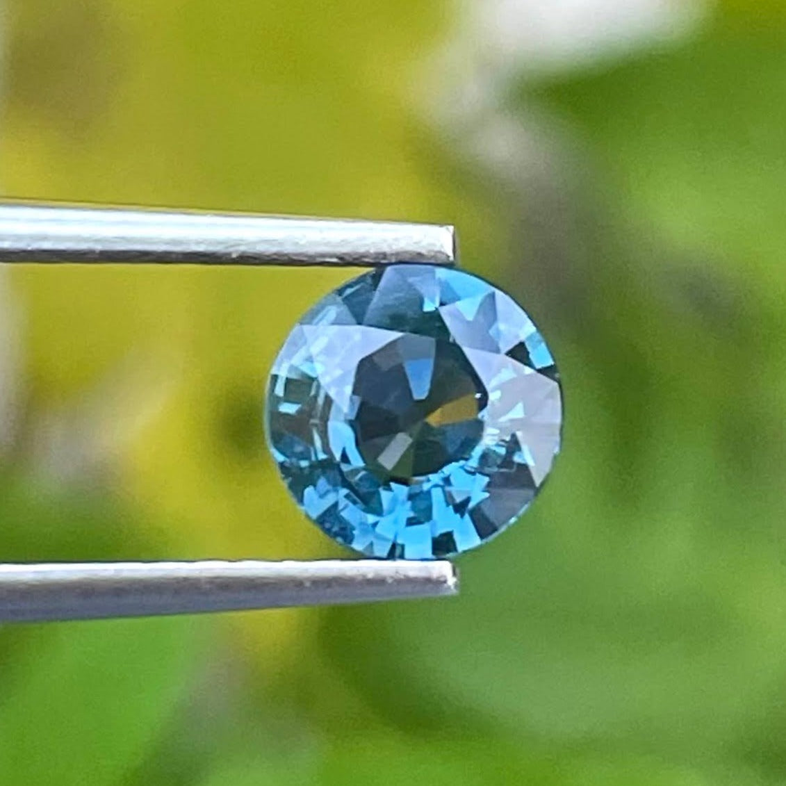 Blue Spinel 0.85 Carats Round Gemstone