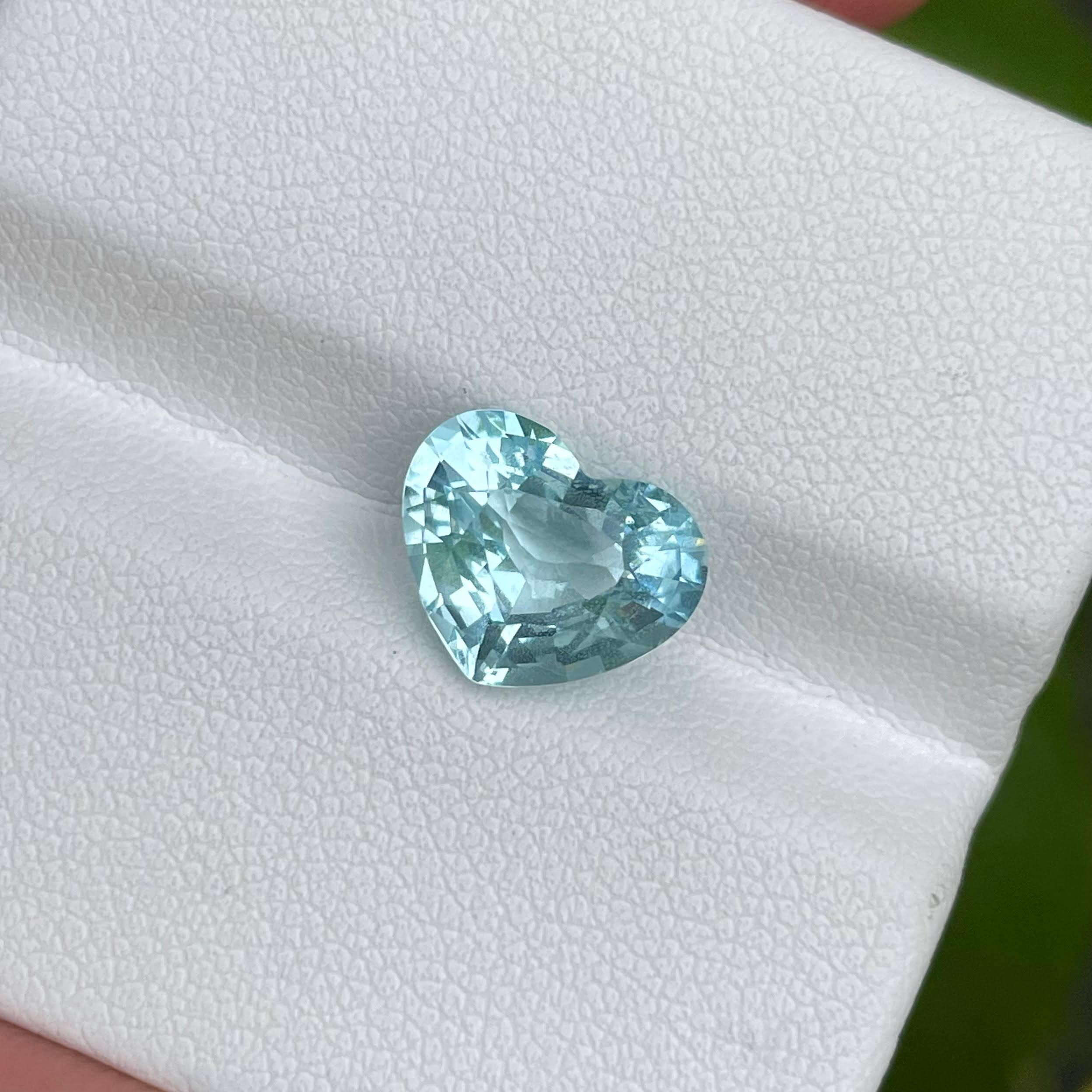 2.75 Carats Heart Cut Aquamarine Stone