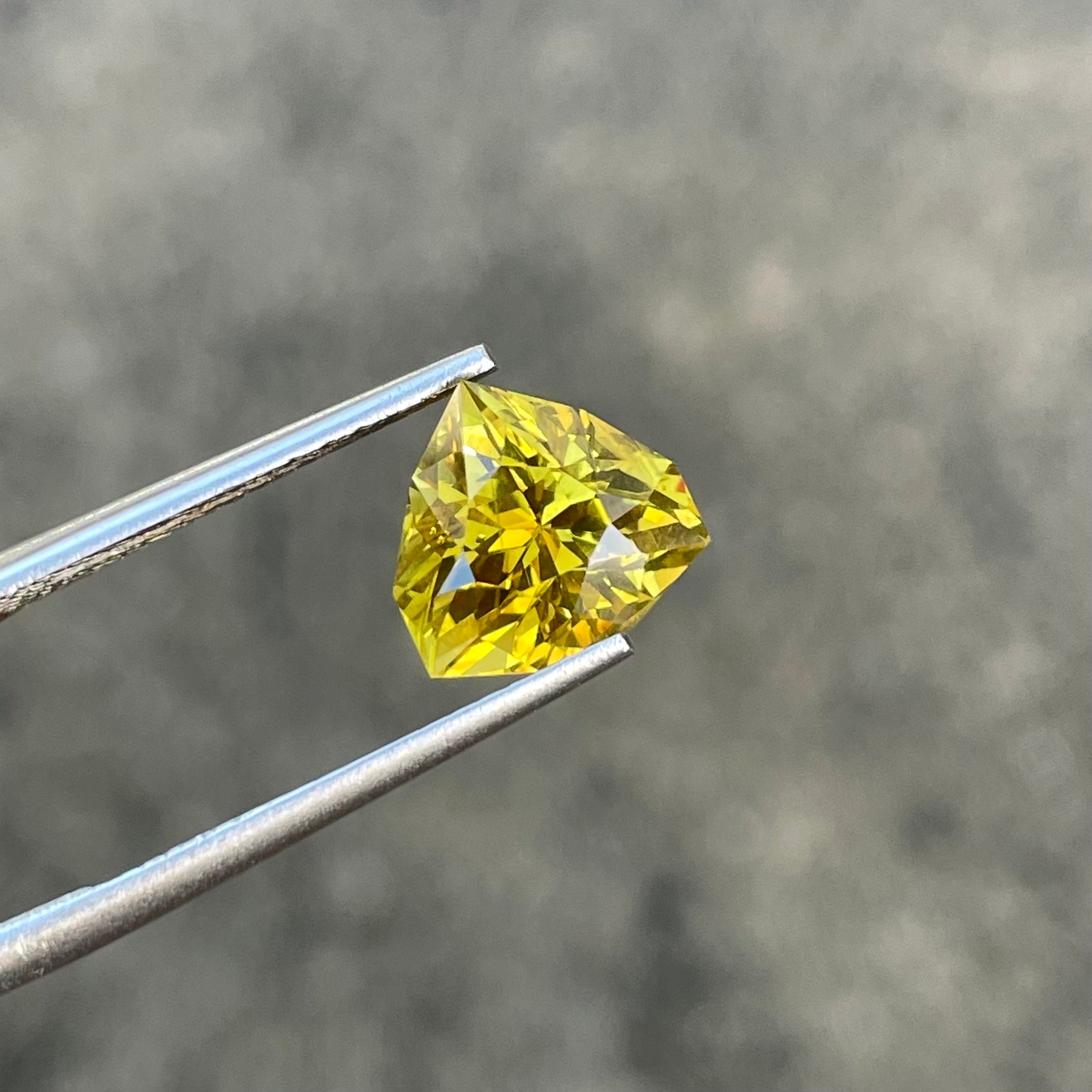 Yellow Chrysoberyl 3.70 Carat Gemstone