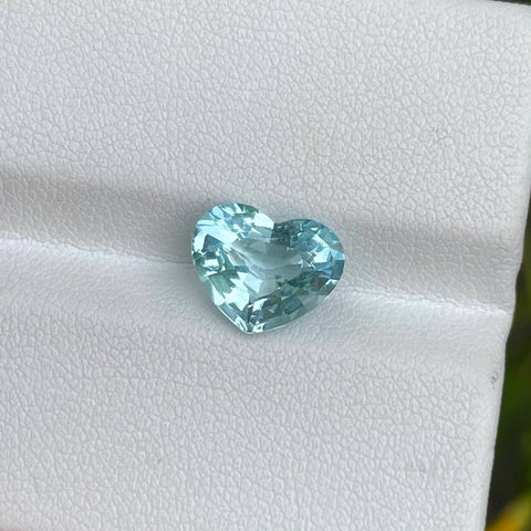 2.75 Carats Heart Cut Aquamarine Stone