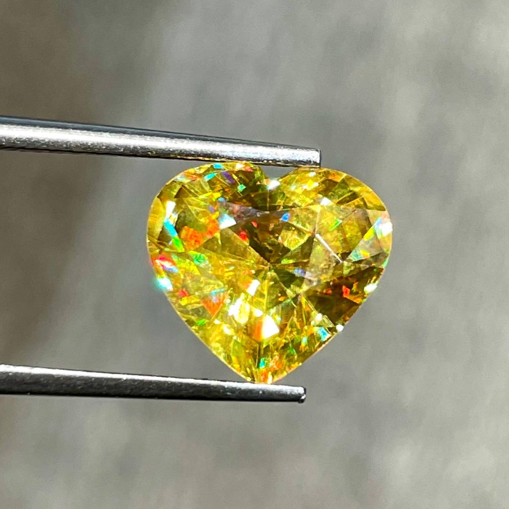 4.50 Carats Heart Cut Sphene Gemstone