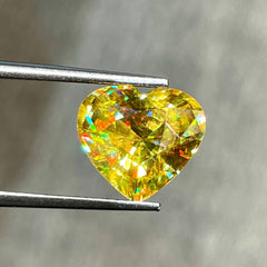 4.50 Carats Heart Cut Sphene Gemstone