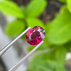  Rhodolite Garnet 3.95 Carats Oval Cut