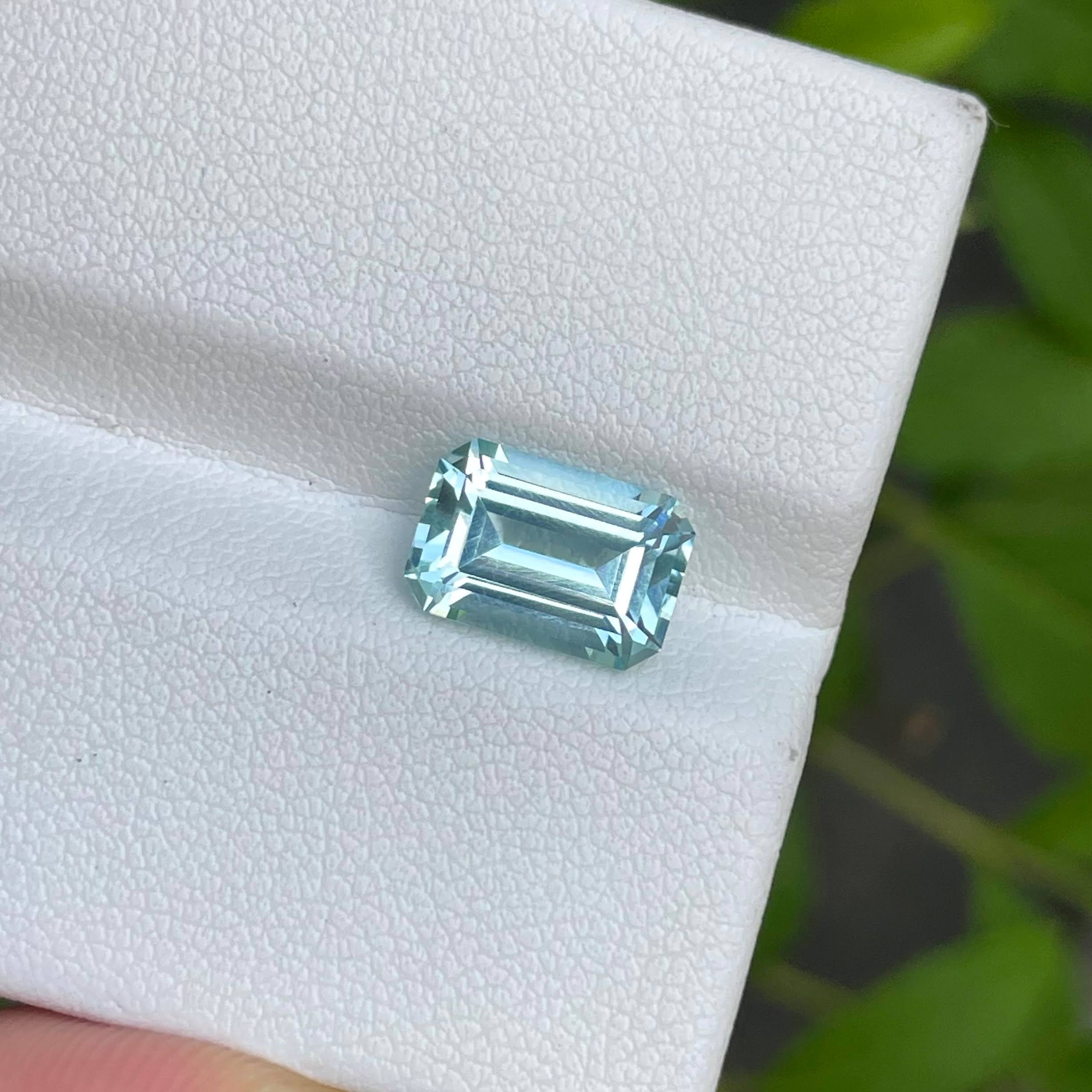 2.45 Carats Light Blue Aquamarine Gem