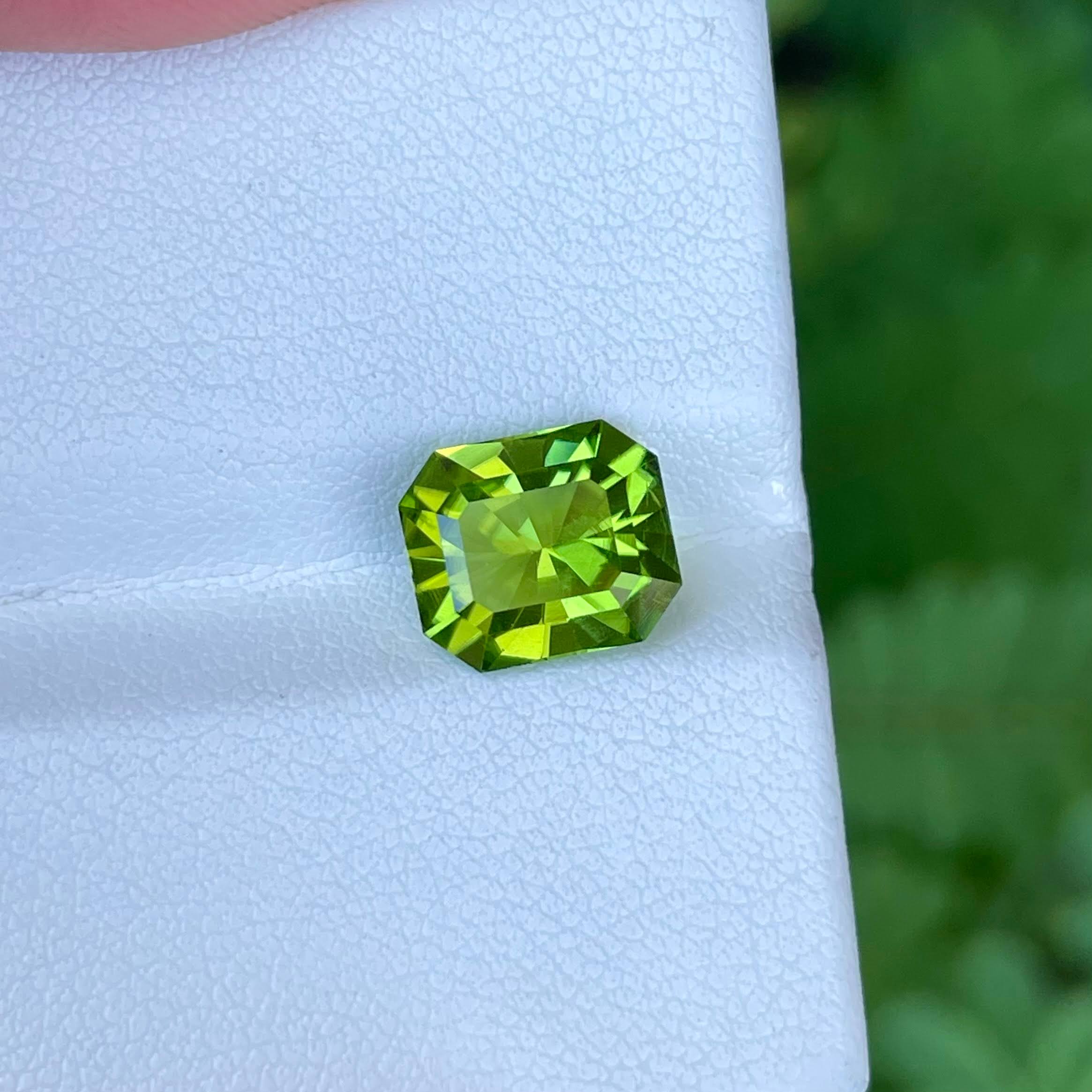 Apple Green Peridot Stone 3.35 carats