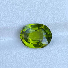 4.75 carats Green Peridot Stone Oval Cut