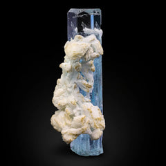 Harmonious Aquamarine Crystal with Albite Covered by Cleavelandite from Pakistan