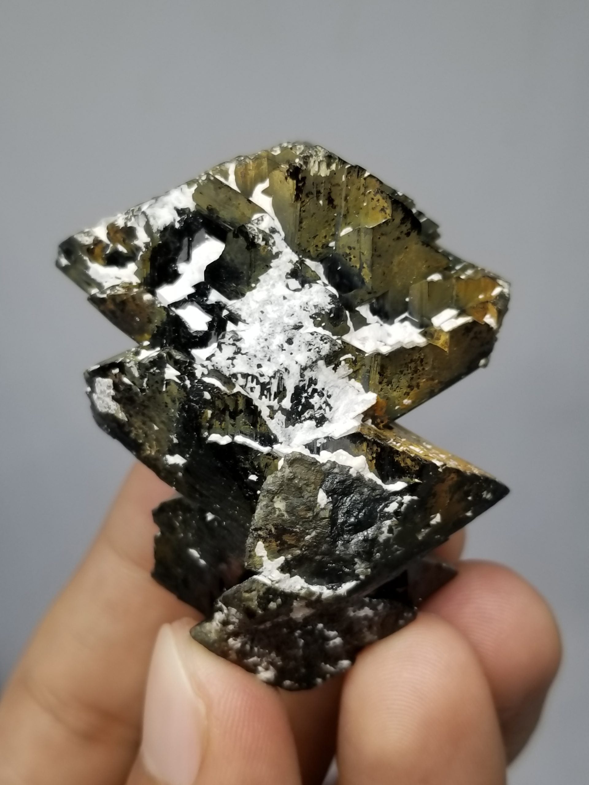 Cassiterite with nice crystal habit and shiny luster