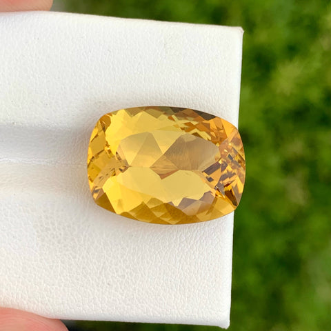 Natural Intense Yellow 18.5 carats Loose Heliodor from Brazil
