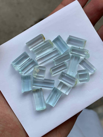 Beautiful Lustrous Rough Aquamarine Gemstones