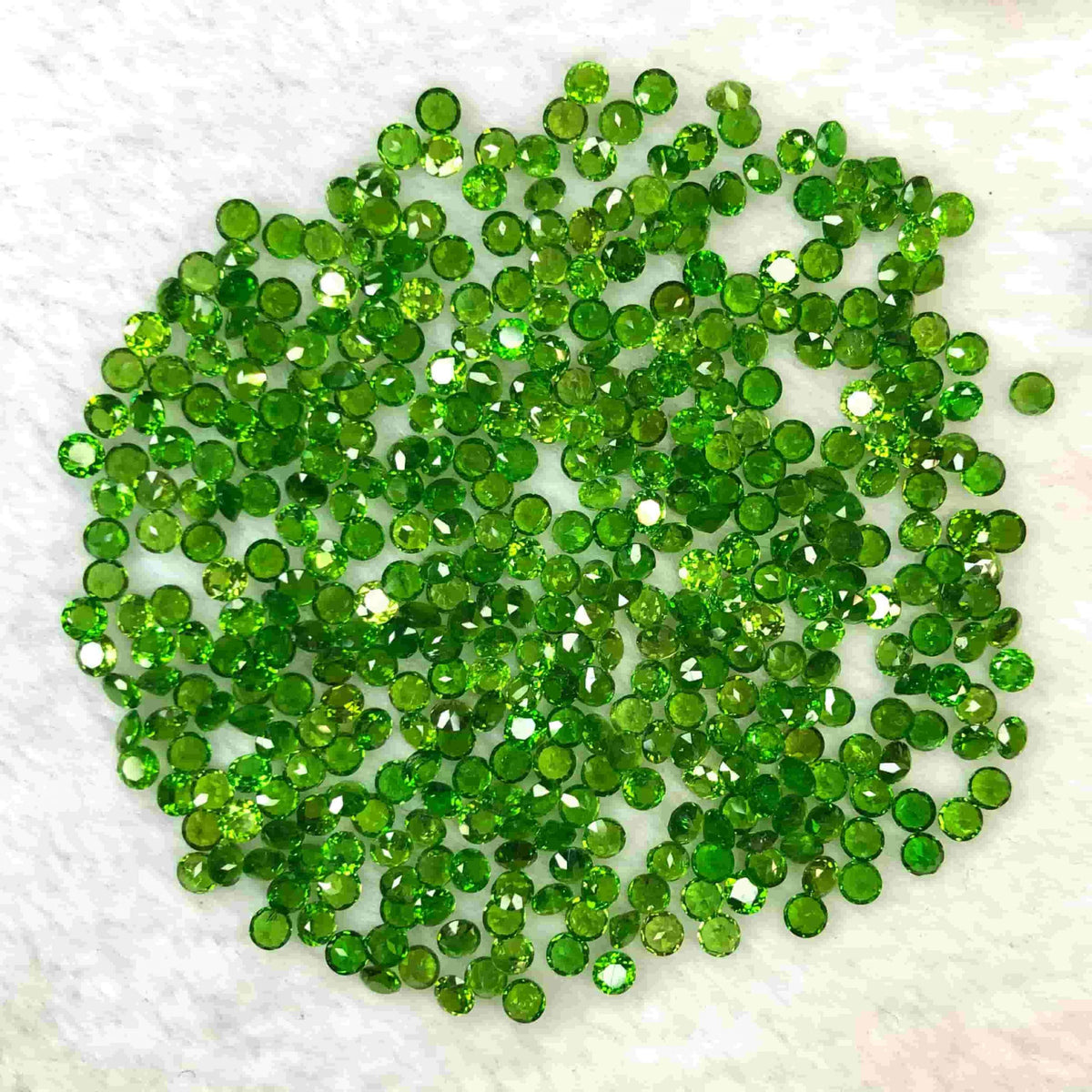 Calibrated Size Forest Green Diopside Gemstones Lot