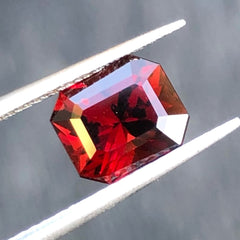 2.2 carats Loose Rhodolite Garnet