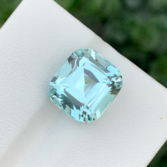 Elegant Natural Aquamarine Gemstone