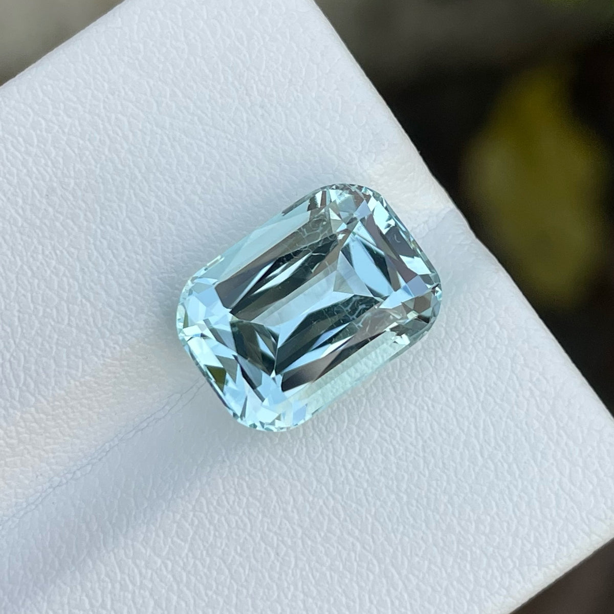 Elegant Sea Blue Aquamarine Gemstone