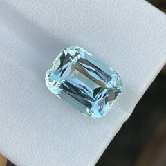 Elegant Sea Blue Aquamarine Gemstone